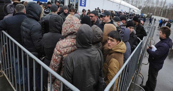 Rusiyada miqrantlara daha bir zərbə – Duma qanuna dəyişiklik edəcək