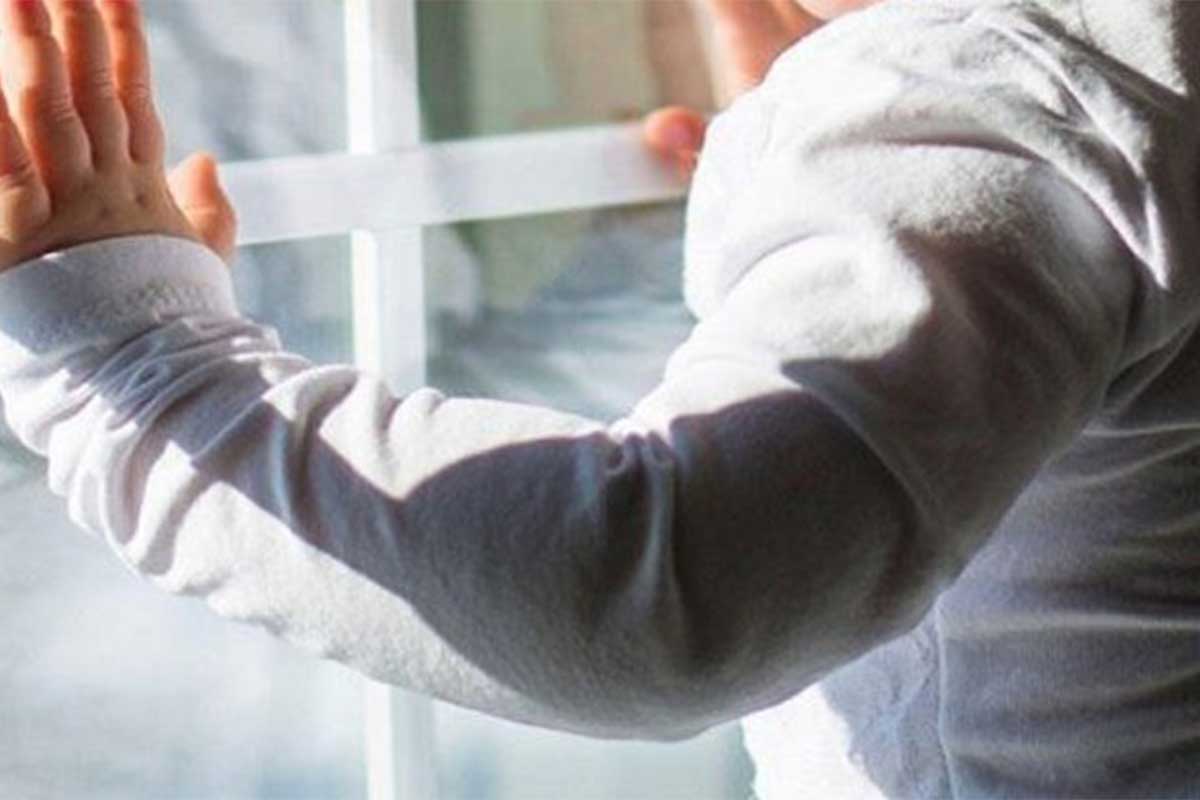 Abşeronda uşaq binadan yıxılaraq öldü