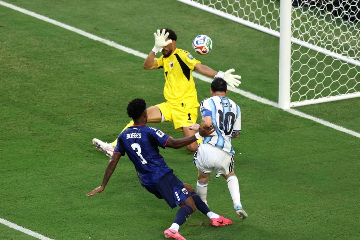 DÇ-2026: Argentina Kabo-Verdeni çətinliklə məğlub edərək 1/8 finala çıxdı