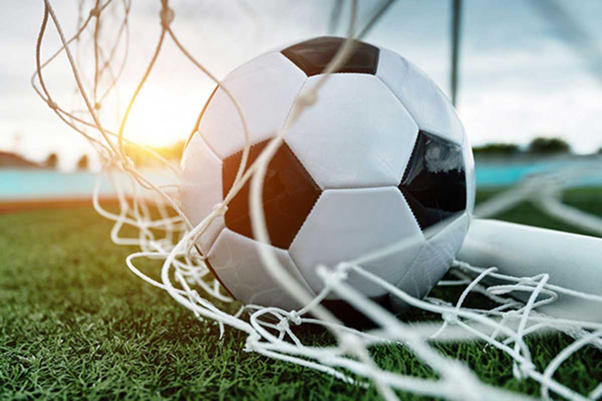 27 yaşlı oğlan futbol oynayarkən öldü