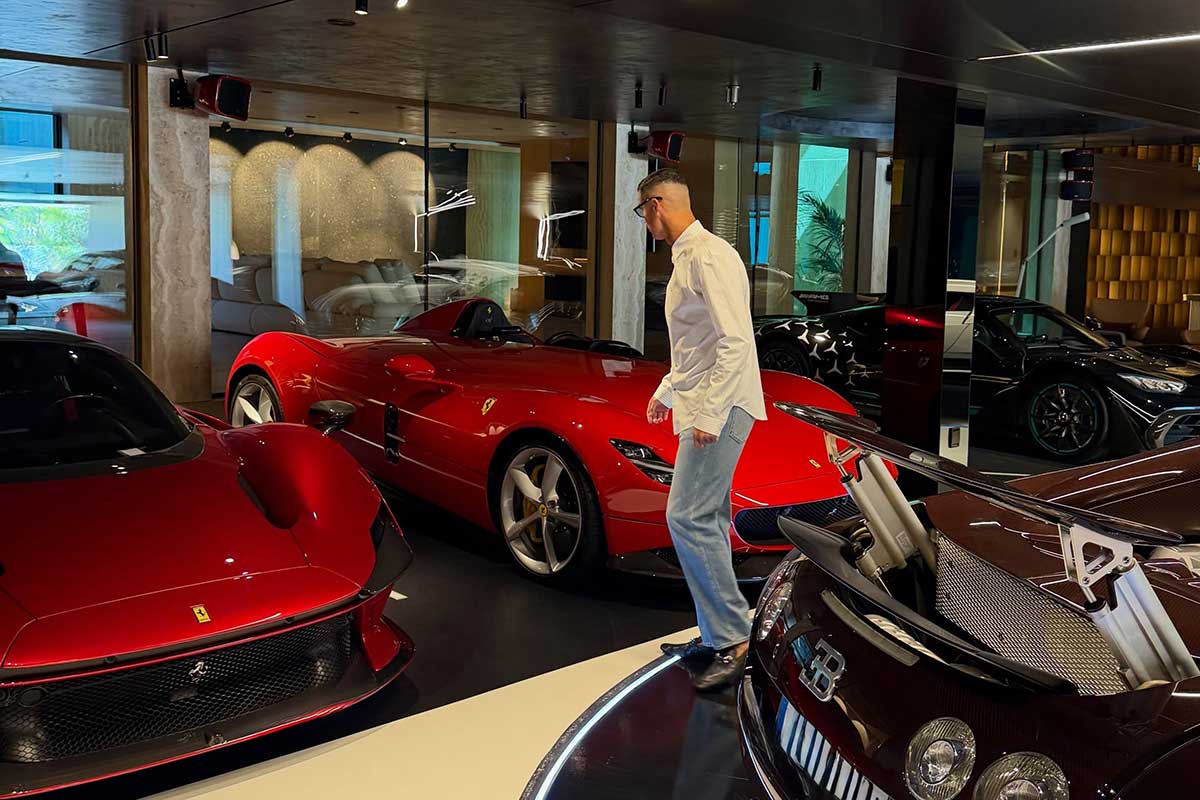 Ronaldonun 30 milyonluq “oyuncaq”ları… – FOTO