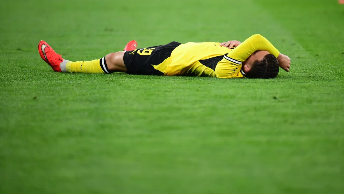 “Borussiya”nın futbolçusu Konstantinos Karetsas xəstəxanaya yerləşdirilib