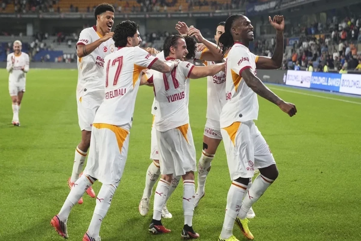 “Qalatasaray” liderliyini qorudu