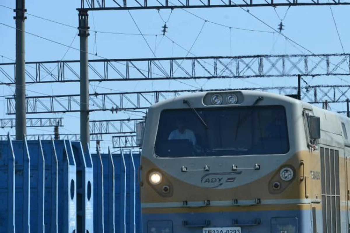 Azərbaycandan Ermənistana 17 çən vaqon dizel göndərilib – FOTO